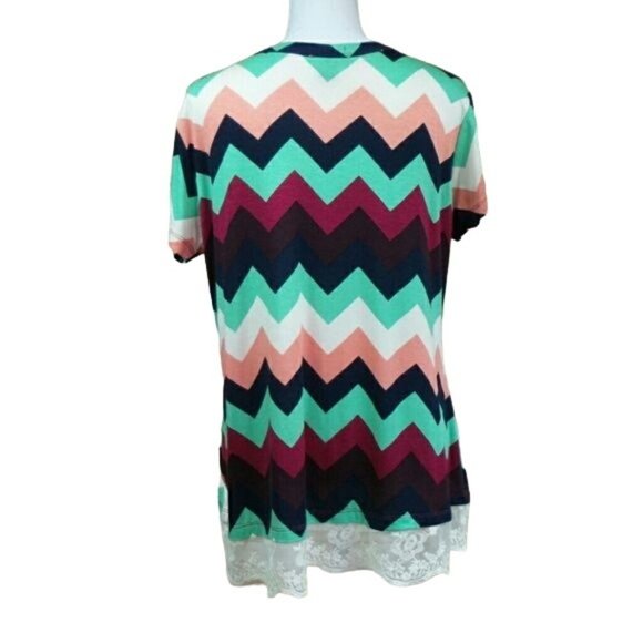 NWT Chevron lace trim tee XL - Picture 2 of 4